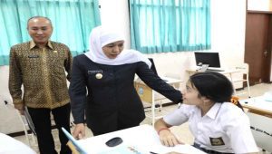 Gubernur Jatim Pantau PPDB SMA/SMK, Hari Ini Tercatat 250.802 Peserta Ambil PIN