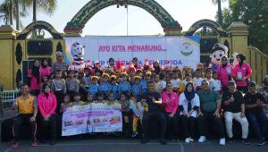 PT BPR BKK Blora dengan Yayasan Kemala Bhayangkari Gelar CFD dan Bagikan Paket Sembako