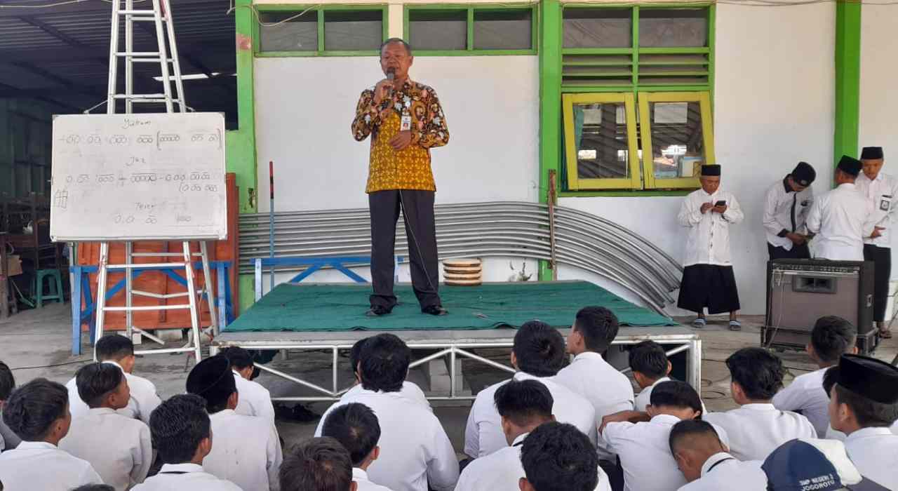 Rekor MURI Ishari