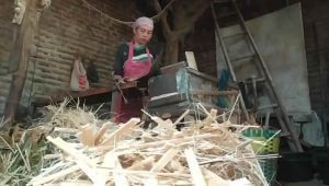 Jelang Kurban, Perajin Tusuk Sate di Jombang Banjir Pesanan