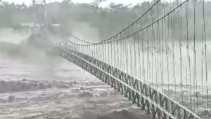 Lumajang Berduka, Jalur ke Malang Ditutup, Jembatan Jebol, Korban Tewas 3 Orang