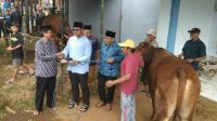 Memaknai Momentum Idul Adha 1444 H, DPC Partai Demokrat Berbagi Daging Hewan Kurban Ke Dhuafa