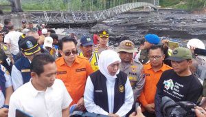 Kapolres Lumajang Dampingi Gubernur Jatim Tinjau Dampak Banjir Lahar Dingin Gunung Semeru
