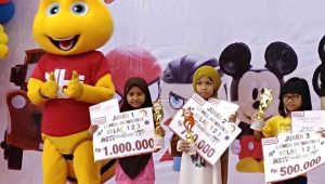 Sisihkan Ribuan Peserta Siswa SD Khadijah Juarai Lomba Mewarnai