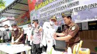 Kejari Sampang Bakar dan Blender Barbuk Pidana Inkrah