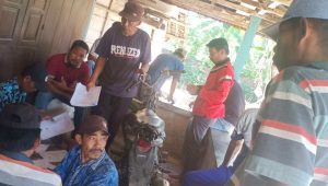 Warga Geruduk Kantor Desa Mblungun, Ada Apa ?