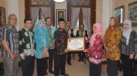 Raih Penghargaan Kabupaten ODF dari Pemprov Jatim, Bupati Bondowoso: Upaya Kami Terus Tingkatkan Sanitasi dan Kesehatan Masyarakat