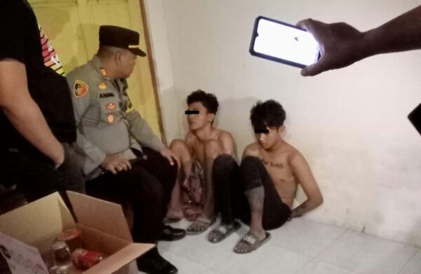 Dua pemuda