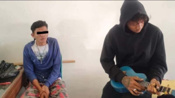 Dua pemuda