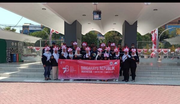 LPM Suramadu tabur bunga