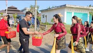 Keripik Lumba-lumba Hebohkan Karnaval HUT RI ke 78 di Malang