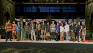 Vincent, Seniman Asal Surabaya Ikuti Pameran Seni Indonesia The Land of Art