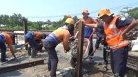 Pasca Laka KA Tewaskan 6 Orang, Dua Rel Perlintasan KA Tanpa Palang Pintu di Jombang Ditutup