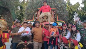 Atraksi Reog Ponorogo Ini Hipnotis Warga RMB Surabaya