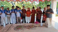 Yayasan WR Soepratman dan SDC Gelar Tabur Bunga dan Pengibaran Bendera di TMP