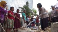 Senangnya Warga Terdampak Kekeringan di Jombang saat Terima Bantuan Air Bersih