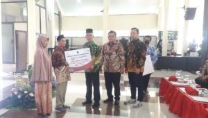 Serahkan 10 RTLH CSR Bank Jatim, Bupati Bondowoso Sebut Banyak Positif
