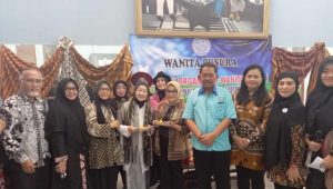 Ketua GOW Rini Indriayani Eri Cahyadi Anjangsana Wanita Pusura