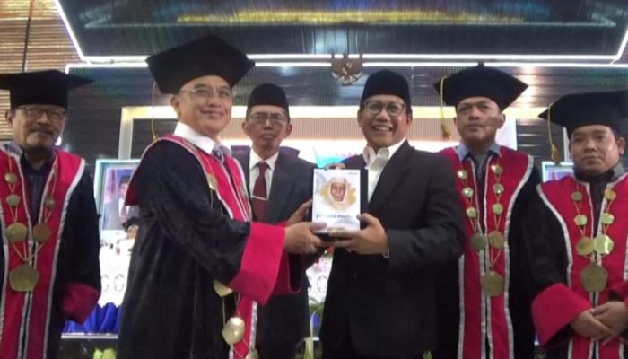 Hadiri Wisuda Unipdu Jombang, Gus Menteri : Desa Butuh Orang Seperti Kalian