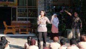 Kasatlantas Bekali Ratusan Pelajar SMPN 4 Kepanjen Malang Ilmu Berlalulintas