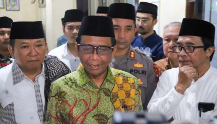 Di Jember, Mahfud MD Tegaskan Jika Jadi Pemimpin Harus Berkarakter ‘Merah Putih’