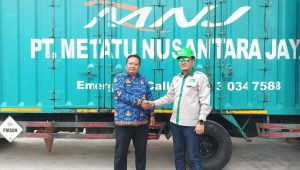 PT MNJ Salurkan Terpal Jumbo, Support Pemkab Gresik Raih Adipura 2023