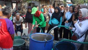 Krisis Air Bersih di Blora, Alumni STPDN- IPDN Kirim 31 Tangki Air Bersih