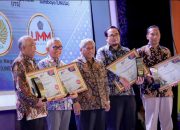 Unusa Raih Penghargaan Jatim Bangkit Awards 2023
