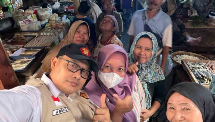 Dapat Keluhan Sepi Pembeli, Bacaleg ini Edukasi Pedagang Pasar Manfaatkan Teknologi