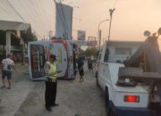 Melihat Lalu Tabrak Bayangan Misterius, Bus Eka di Jombang Terguling