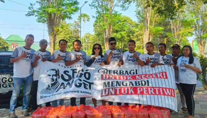 Ultah Ganjar ke-55, Komunitas Sego Anget Bondowoso Bagikan Ribuan Nasi Kotak