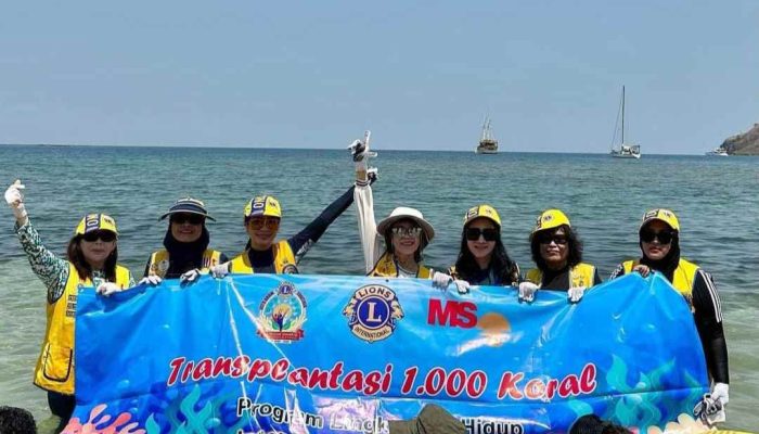 Lions Internasional D-307 B2 Indonesia & MS Tanam 1000 Terumbu Karang di Perairan Labuan Bajo