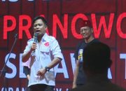 Kecewa dengan Jokowi, Relawan Ramai-ramai Lepas Seragam Rumah Jokowi