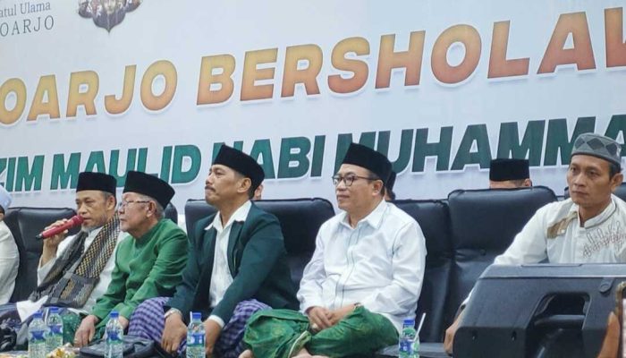 Ribuan Jamaah Masjid Agung Berselawat, Ketua DPRD Sidoarjo Beri Apresiasi