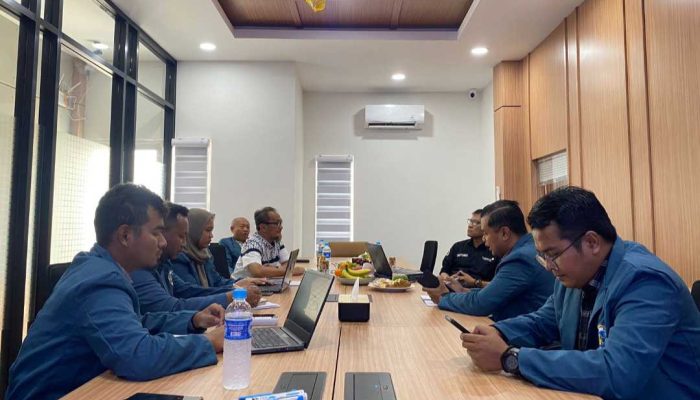 Fikom Unitomo Jalin Kelas Kemitraan dengan PT LCM