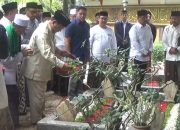Ziarah ke Makam Gus Dur, Prabowo Subianto Temui Kiai Mataraman