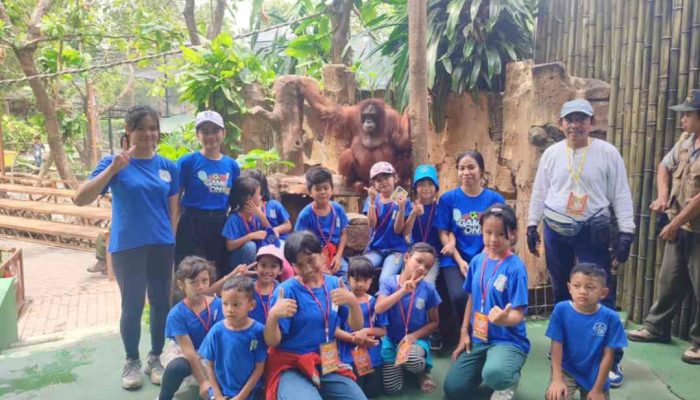 Ikatan Alumni 80 SMPN 8 Yogyakarta Ajak Ratusan Anak Panti Ratusan ke GL Zoo