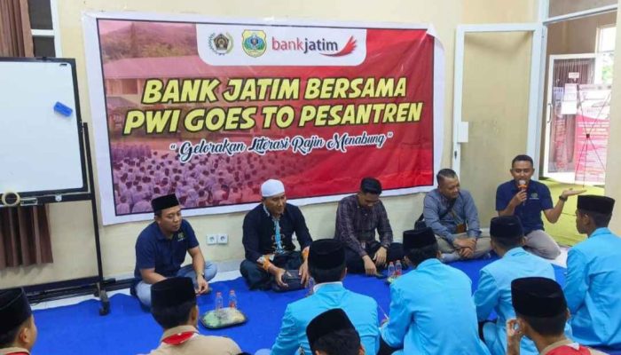 Goes To Pesantren 2023, PWI Gandeng Bank Jatim, Gelorakan Literasi Rajin Menabung
