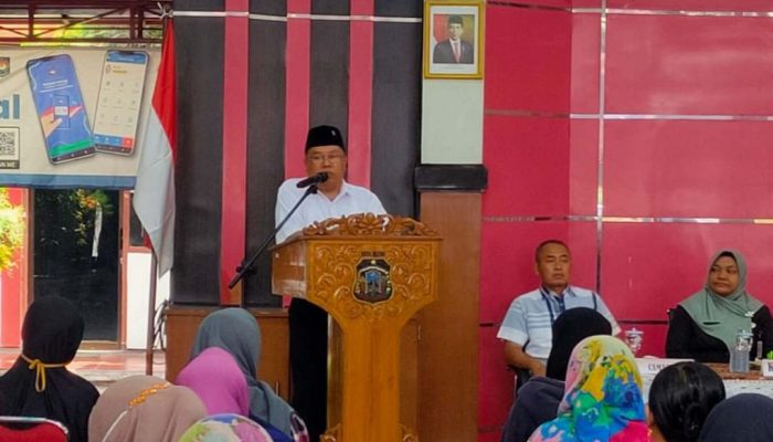 Wali Kota Blitar Gerojok Bantuan 1.335 KRS di Sanan Wetan