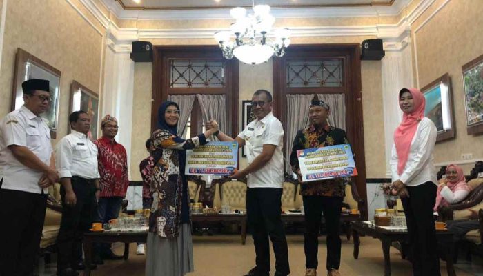 Pemkab Bondowoso Serahkan Dana Hibah Pilkada 2024 untuk KPU dan Bawaslu Tembus 63,5 M