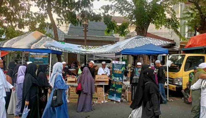 Haul Solo Majelis Ar-Rohimin dan LPM Suramadu Bagikan 30 Ribu Makanan