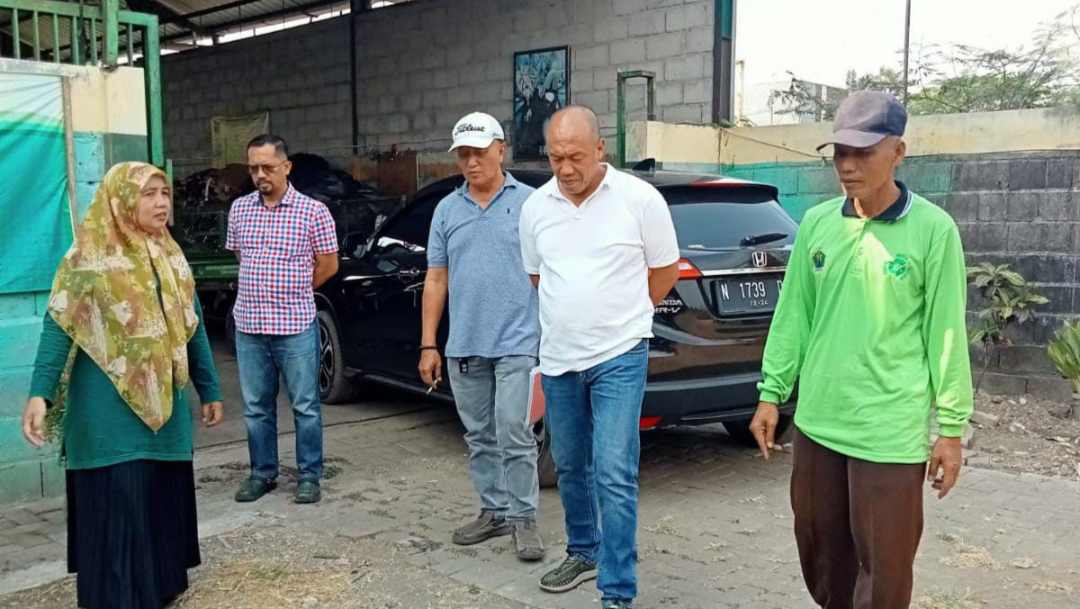 Mesin inject plastik