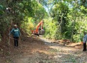 Puluhan Tahun Warga Andongrejo Tunggu Perbaikan Jalan Bandealit, Akhirnya Terjawab di Era Bupati Hendy
