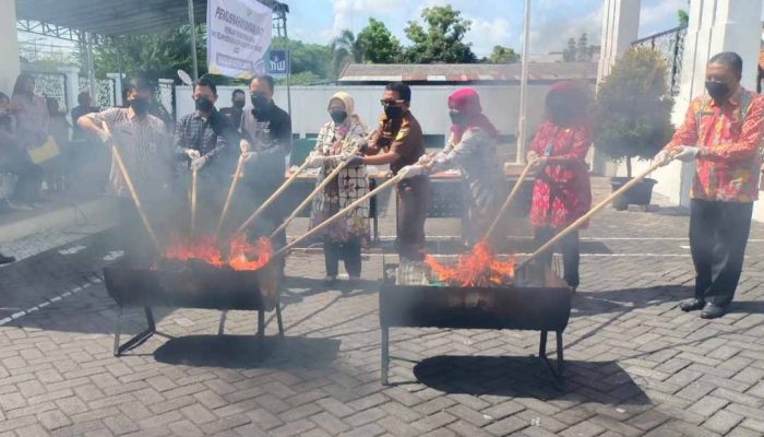 Kejari Musnahkan BB Narkotika