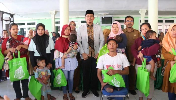 Tekan Kasus Stunting, Warga Sidoarjo Terima Bantuan Daging dan Telur Ayam