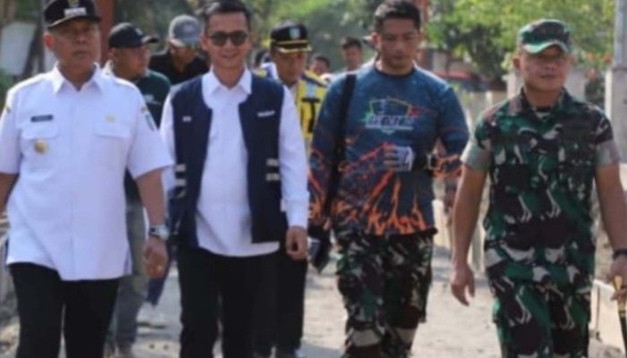 Pj Bupati Jombang Serap Aspirasi dan Salurkan Bansos Warga Plandaan