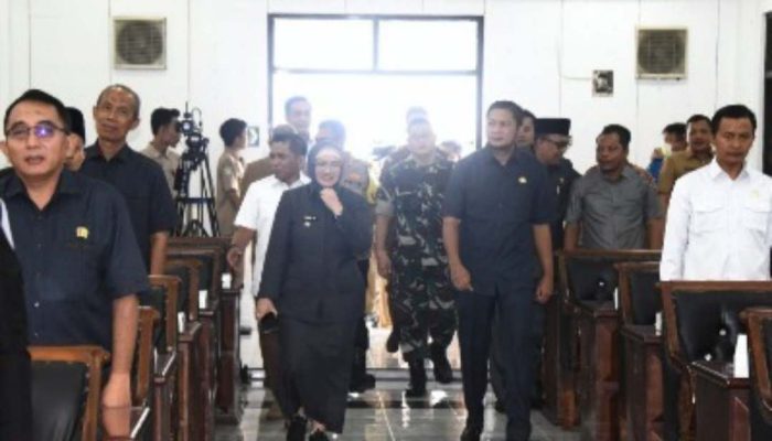 7 Fraksi DPRD Lumajang Ingin Sekdakab Diganti