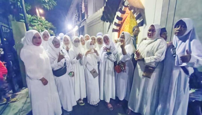 Haul Solo: Hilangkan Penat Srikandi LPM Suramadu Selawatan Bersama Habib Syech