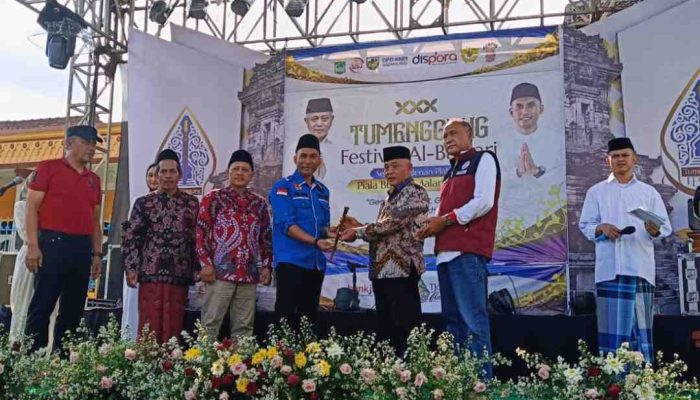 Di TF Alba Bupati Malang Serahkan Tongkat Komando ke Ketua DPD KNPI