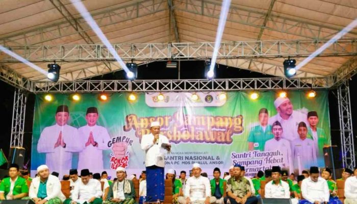 Peringati HSN 2023, Ribuan Santri dan Kader Ansor Sampang Selawatan di Alun-Alun Trunojoyo